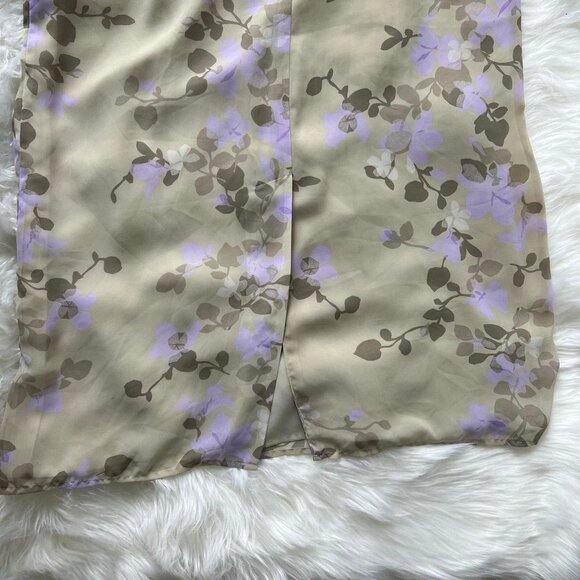 Lovely Women's Cream and purple skirt - Picture 2 of 3